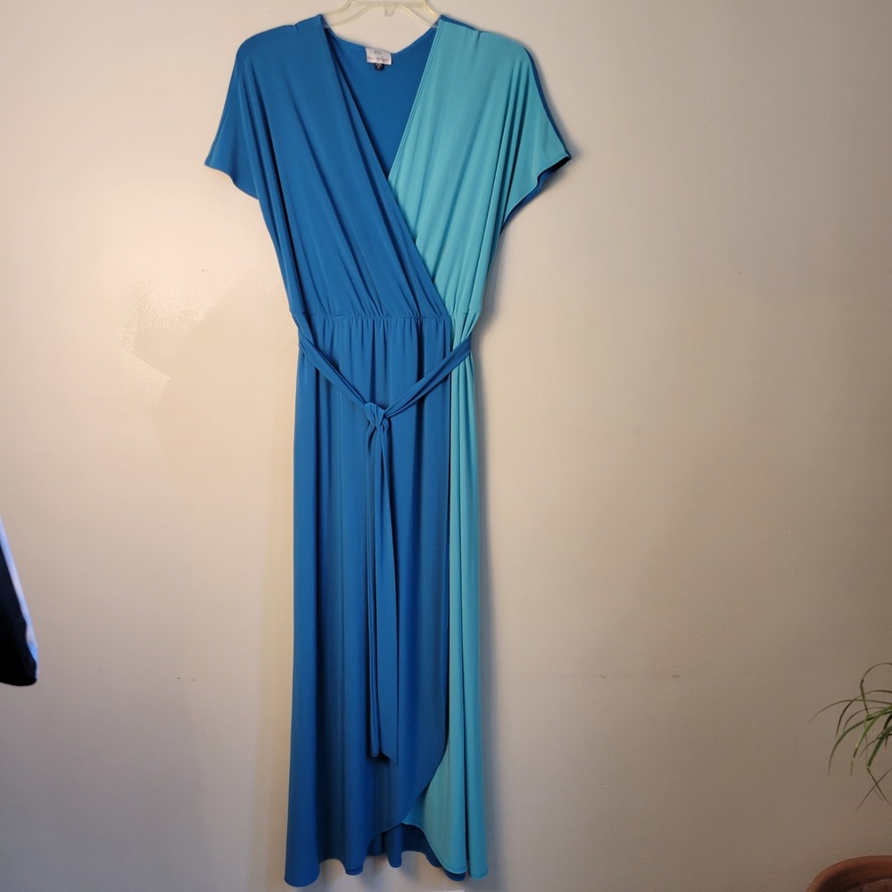 Hot in Hollywood Blue Colorblock Faux Wrap Maxi Dress 1X Short Sleeve VNeck Belt